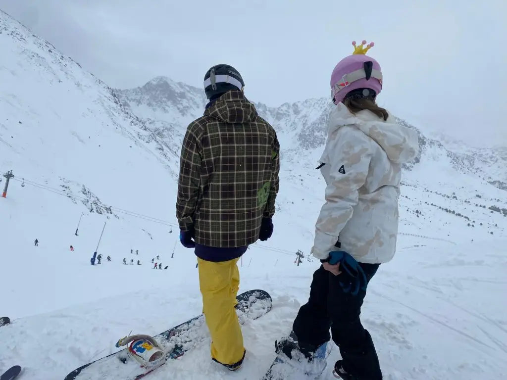 Rafa y Claudia, fundadores de GO ESCAPE, en la nieve